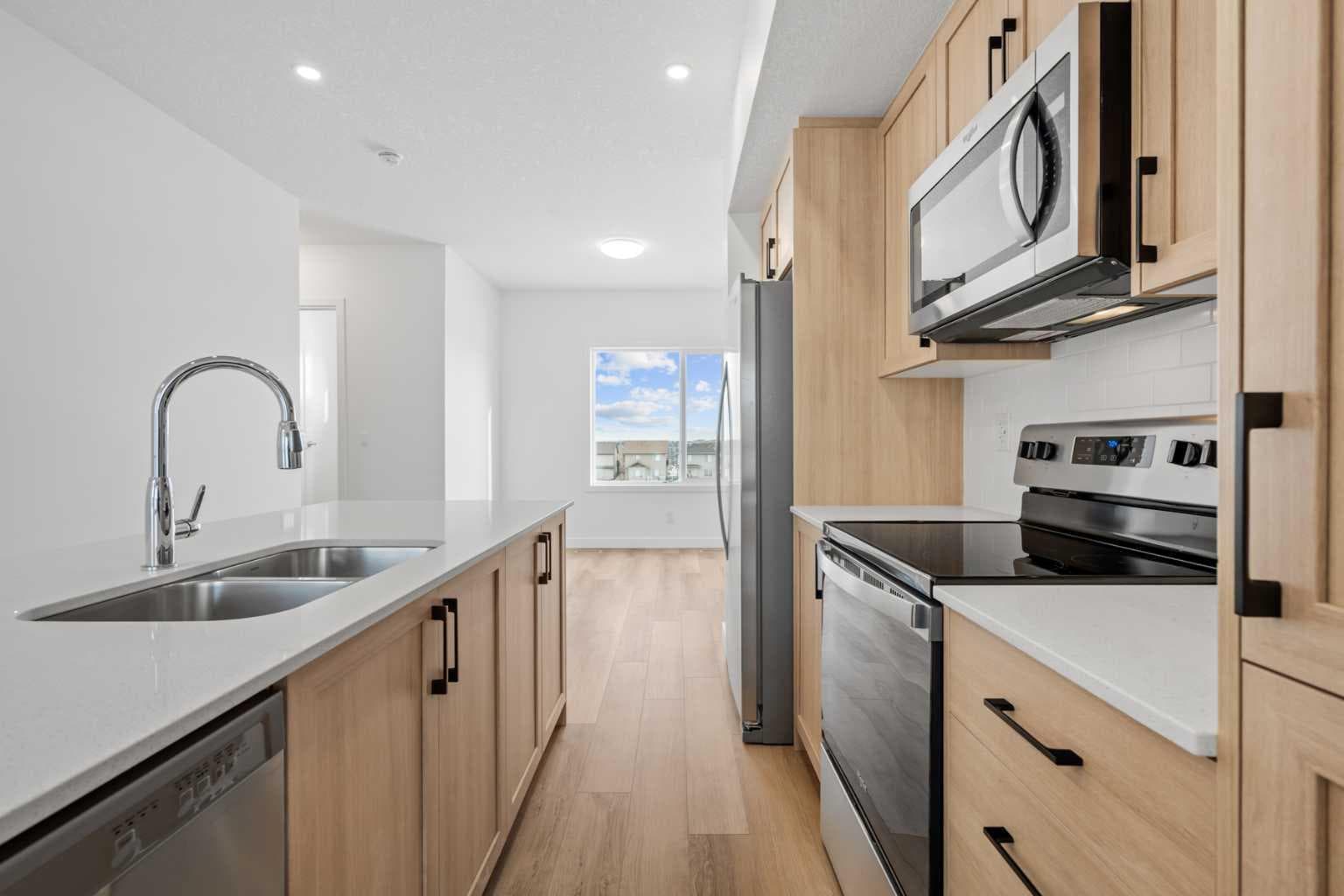 1306, 25 Wildwoods Court SW