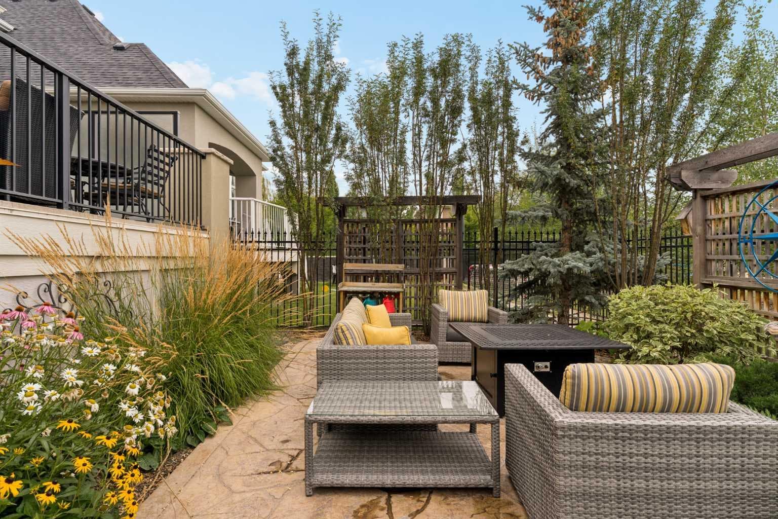 11 Aspen Summit Court SW