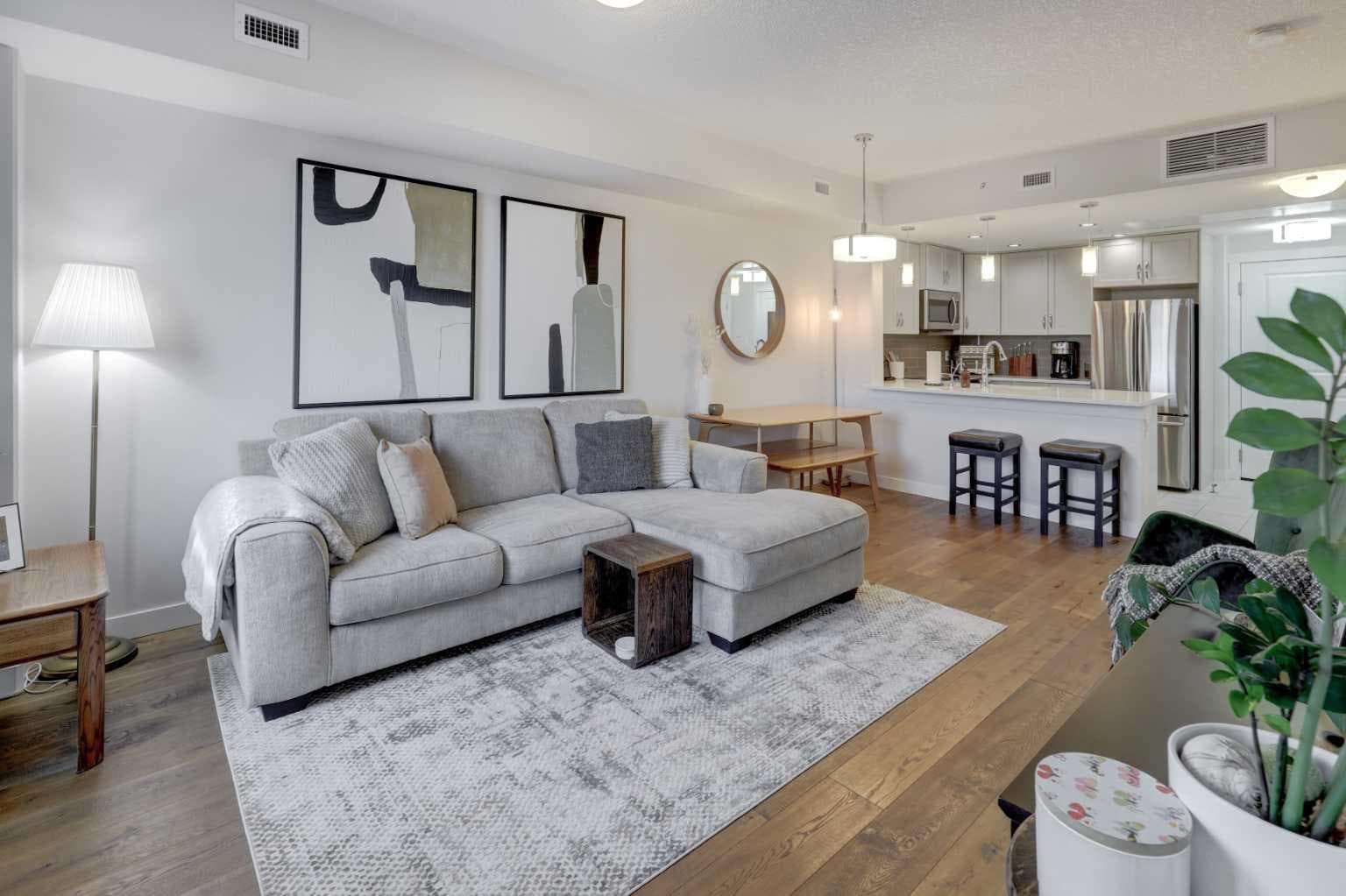 604, 32 Varsity Estates Circle NW