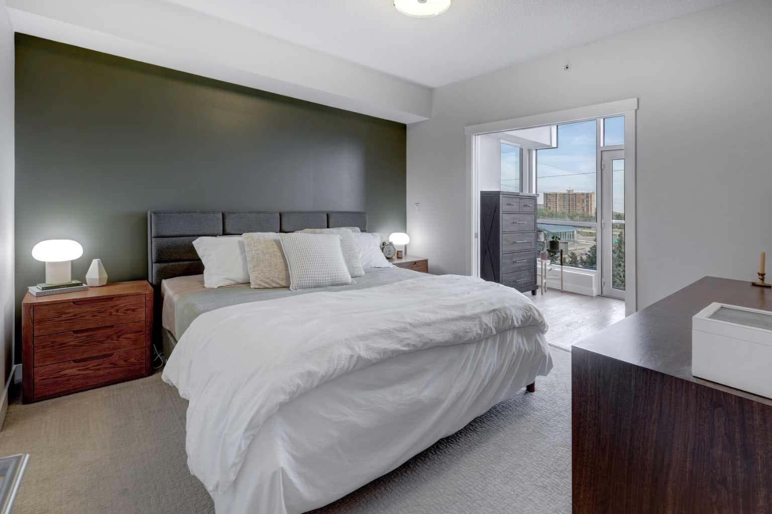 604, 32 Varsity Estates Circle NW
