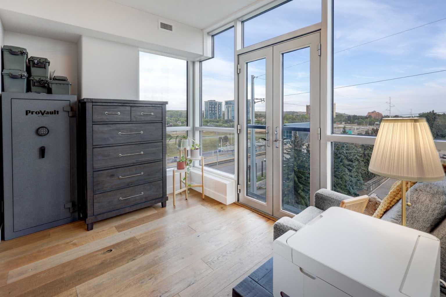 604, 32 Varsity Estates Circle NW