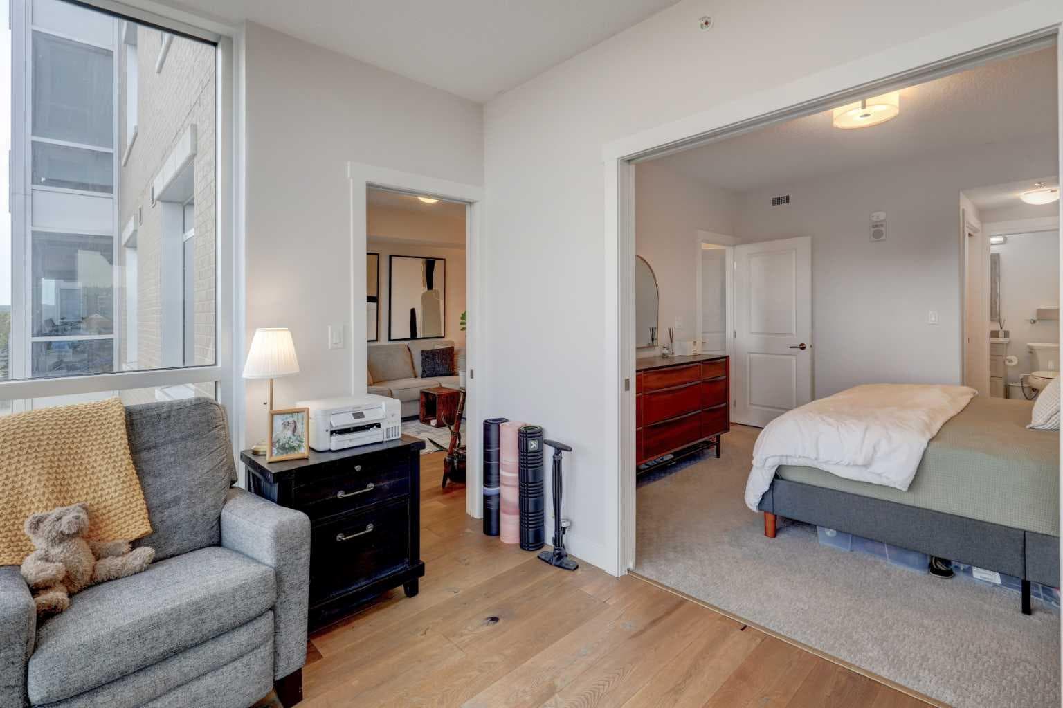 604, 32 Varsity Estates Circle NW