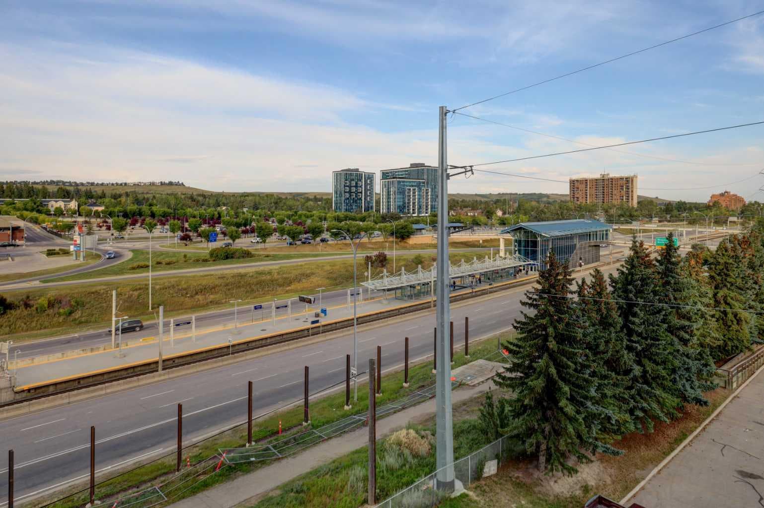 604, 32 Varsity Estates Circle NW