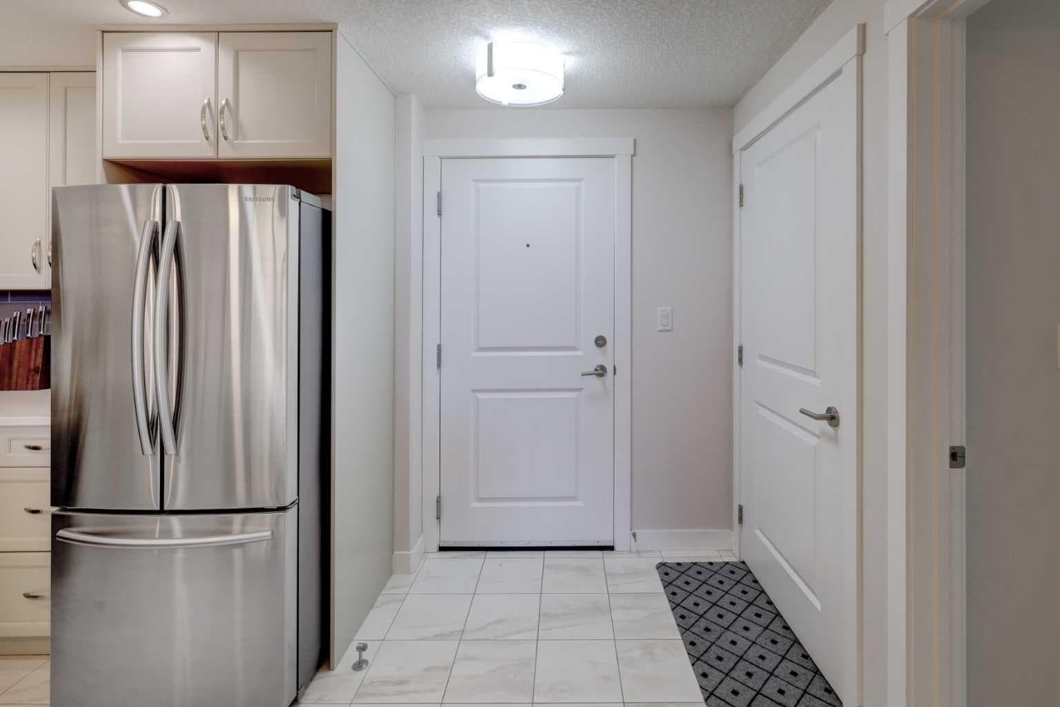 604, 32 Varsity Estates Circle NW