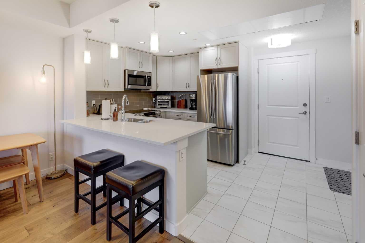 604, 32 Varsity Estates Circle NW