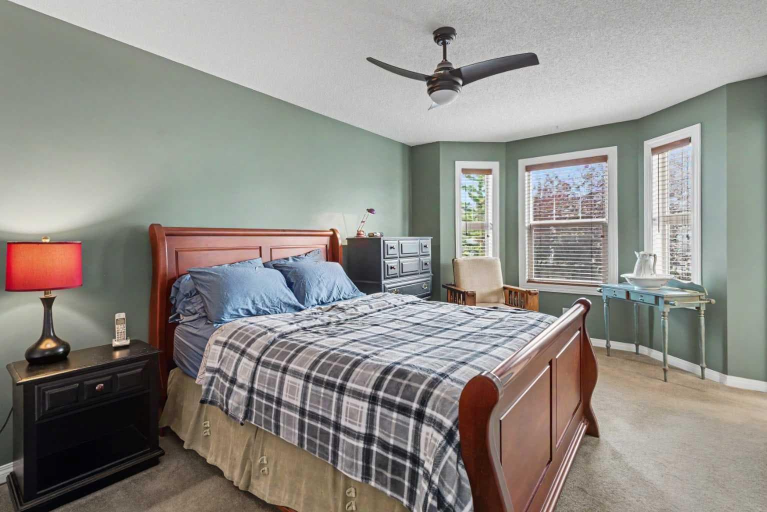 46 Prestwick Gardens SE
