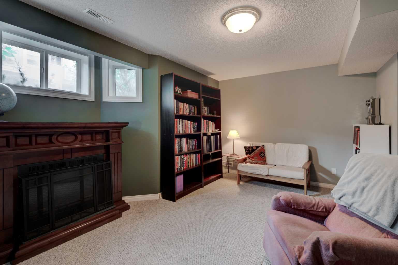 46 Prestwick Gardens SE