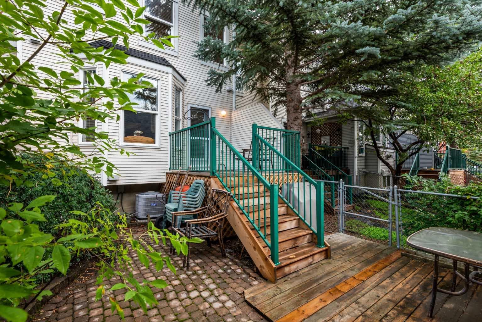 46 Prestwick Gardens SE