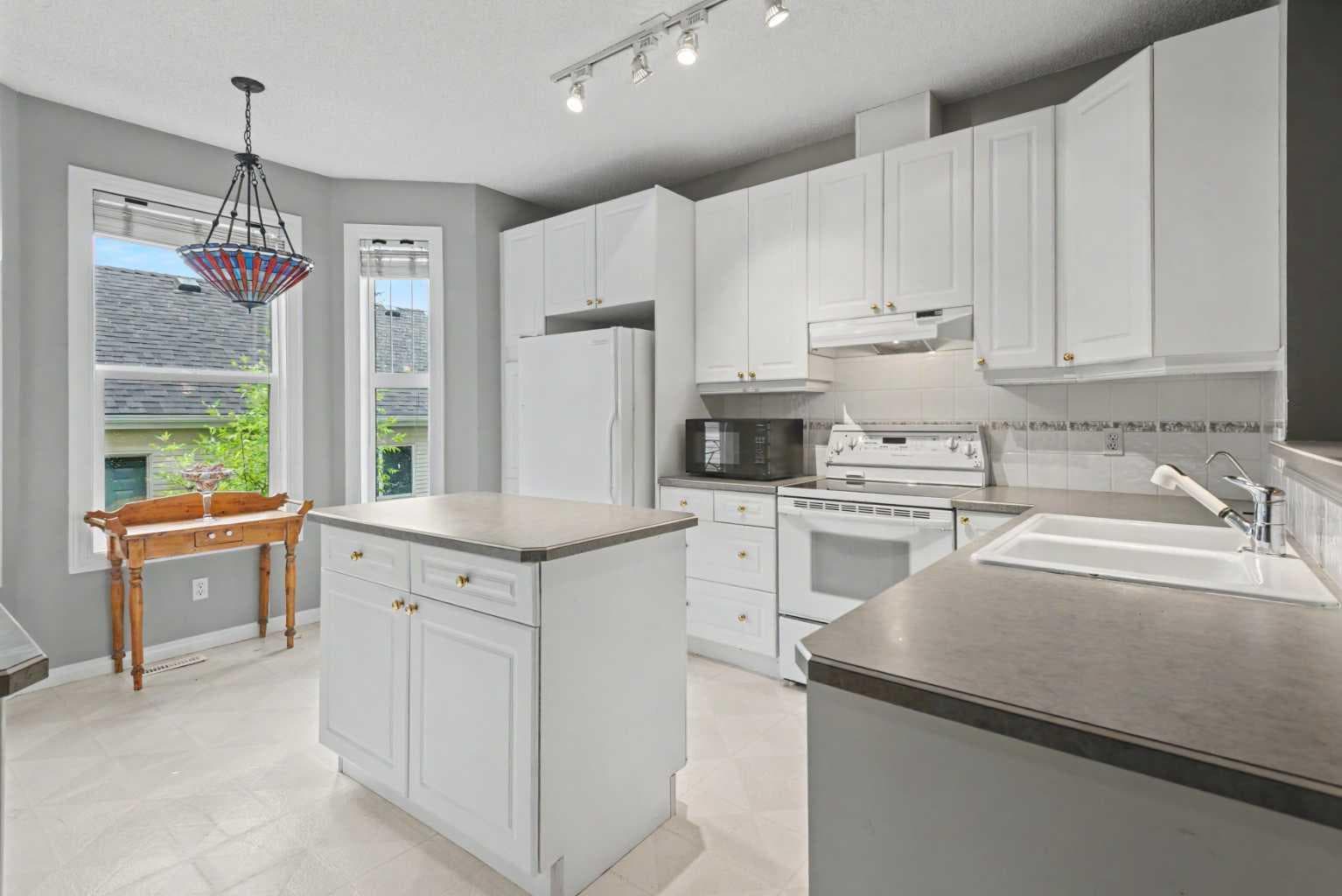 46 Prestwick Gardens SE