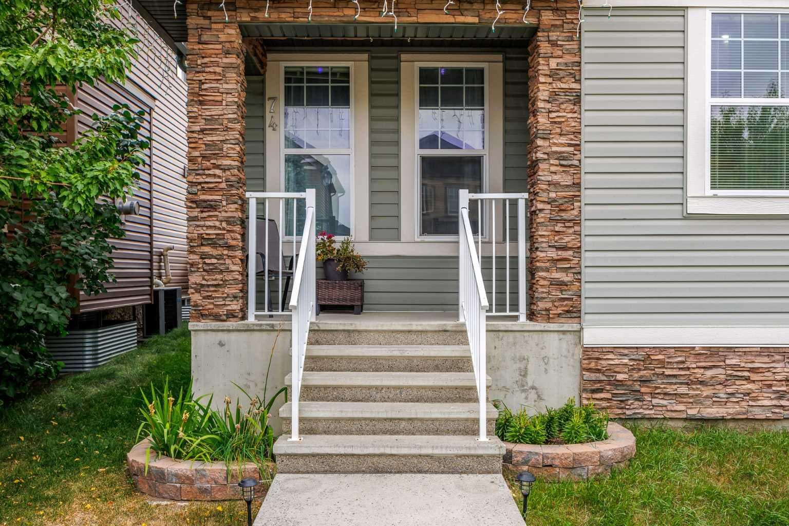 74 Ravenswynd Rise SE