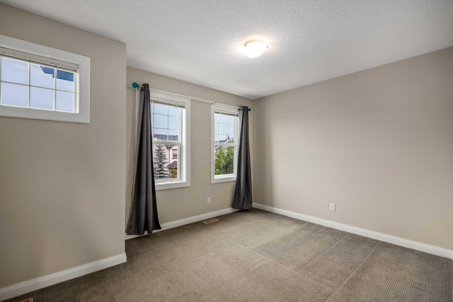 74 Ravenswynd Rise SE