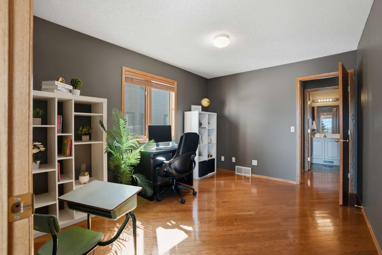 131 Edgebrook Circle NW