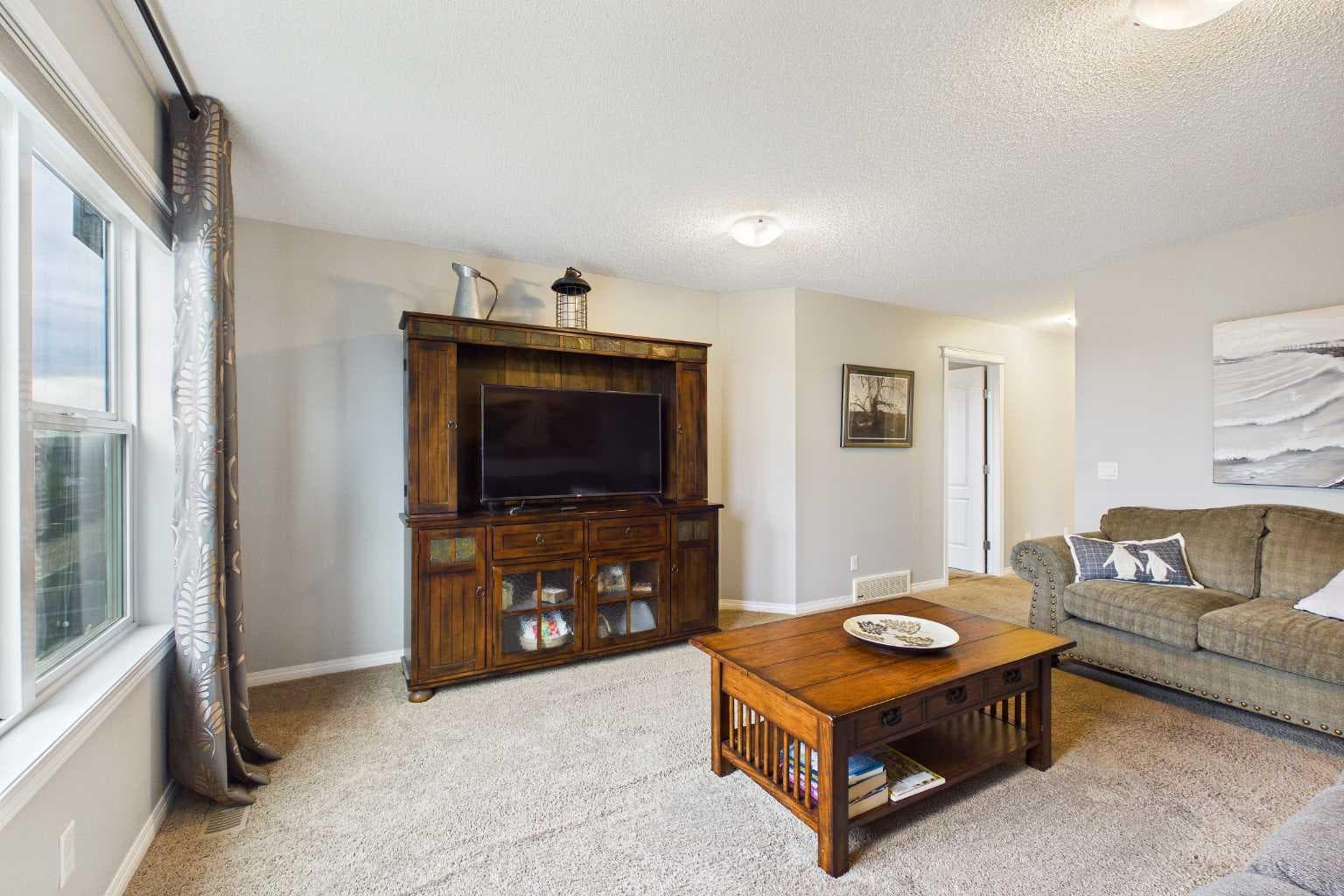 8 Sage Bank Road NW