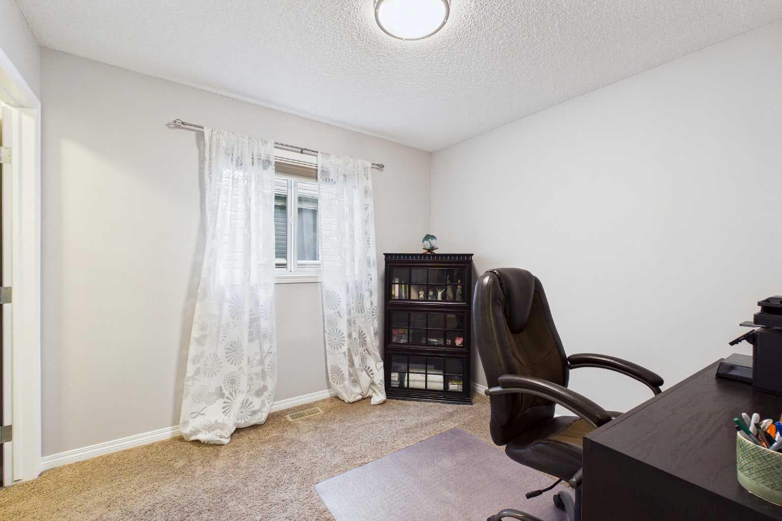 8 Sage Bank Road NW