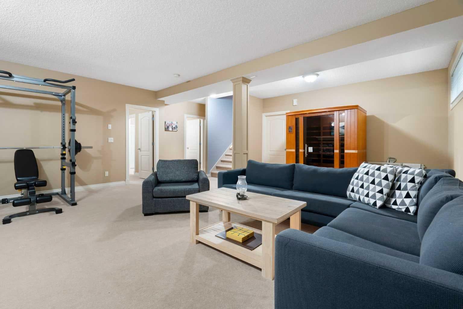 146 Discovery Ridge Way SW