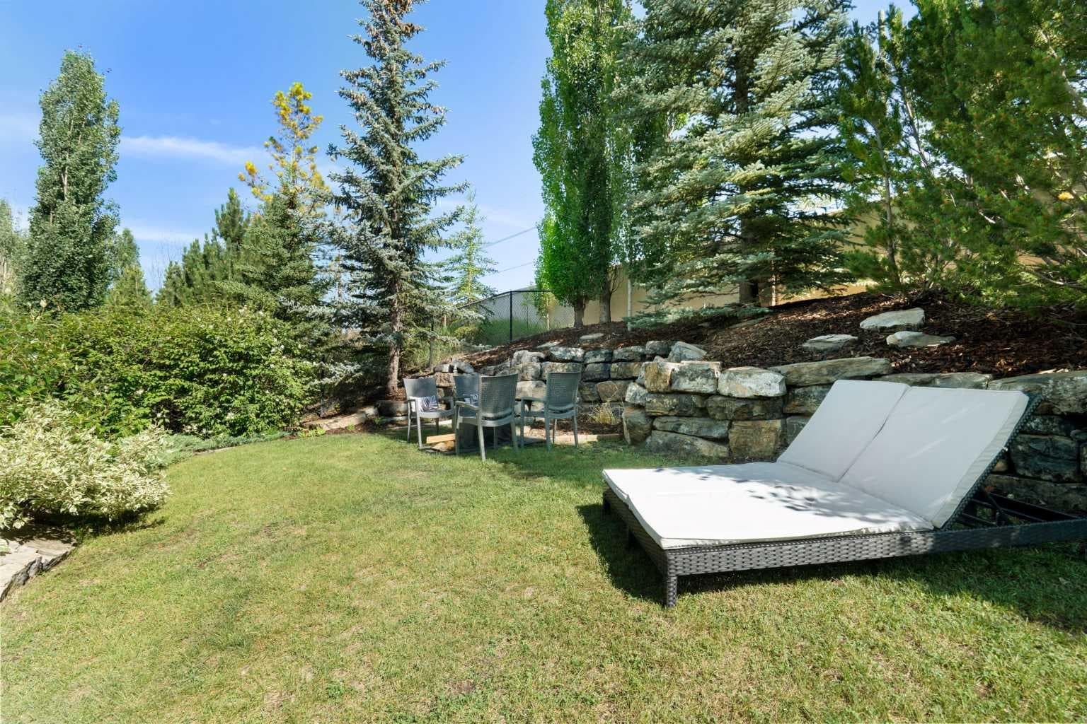 146 Discovery Ridge Way SW