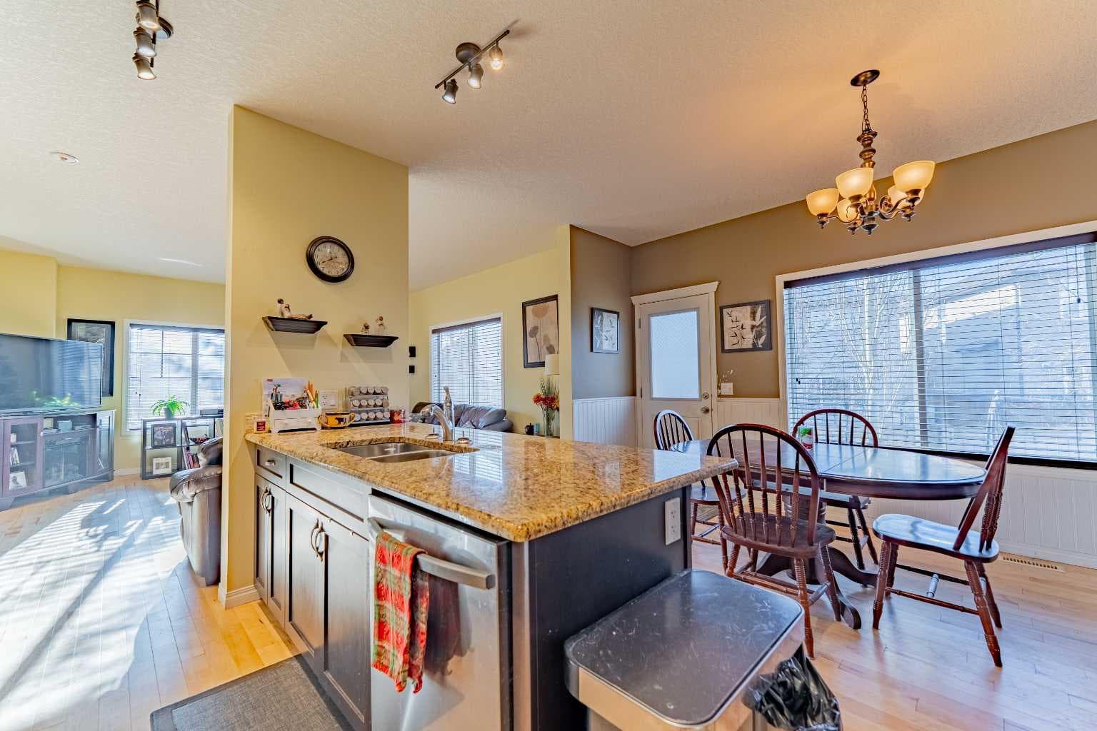 142 West Pointe Circle 