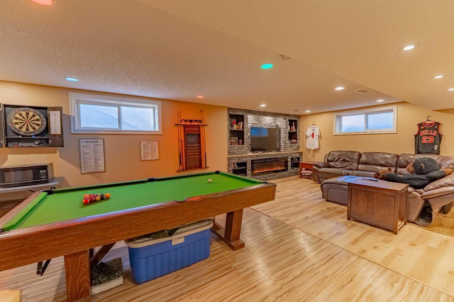 142 West Pointe Circle 