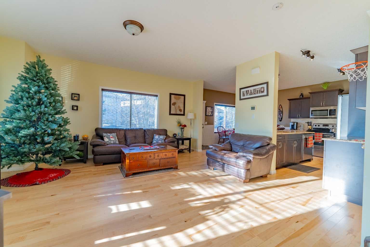 142 West Pointe Circle 