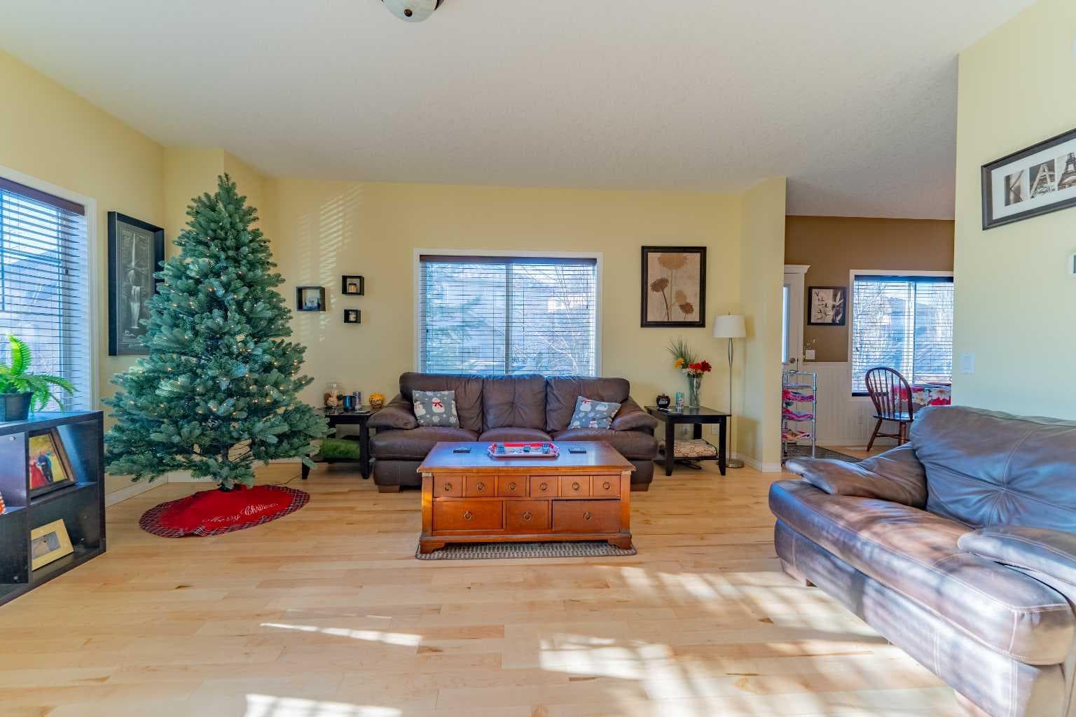 142 West Pointe Circle 