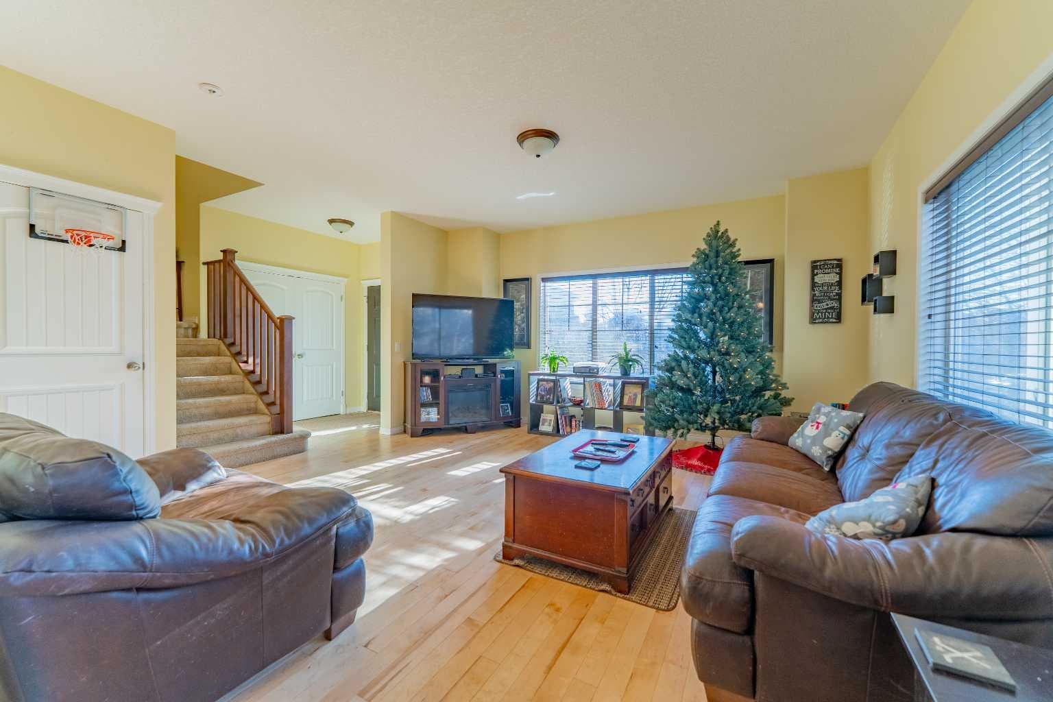 142 West Pointe Circle 