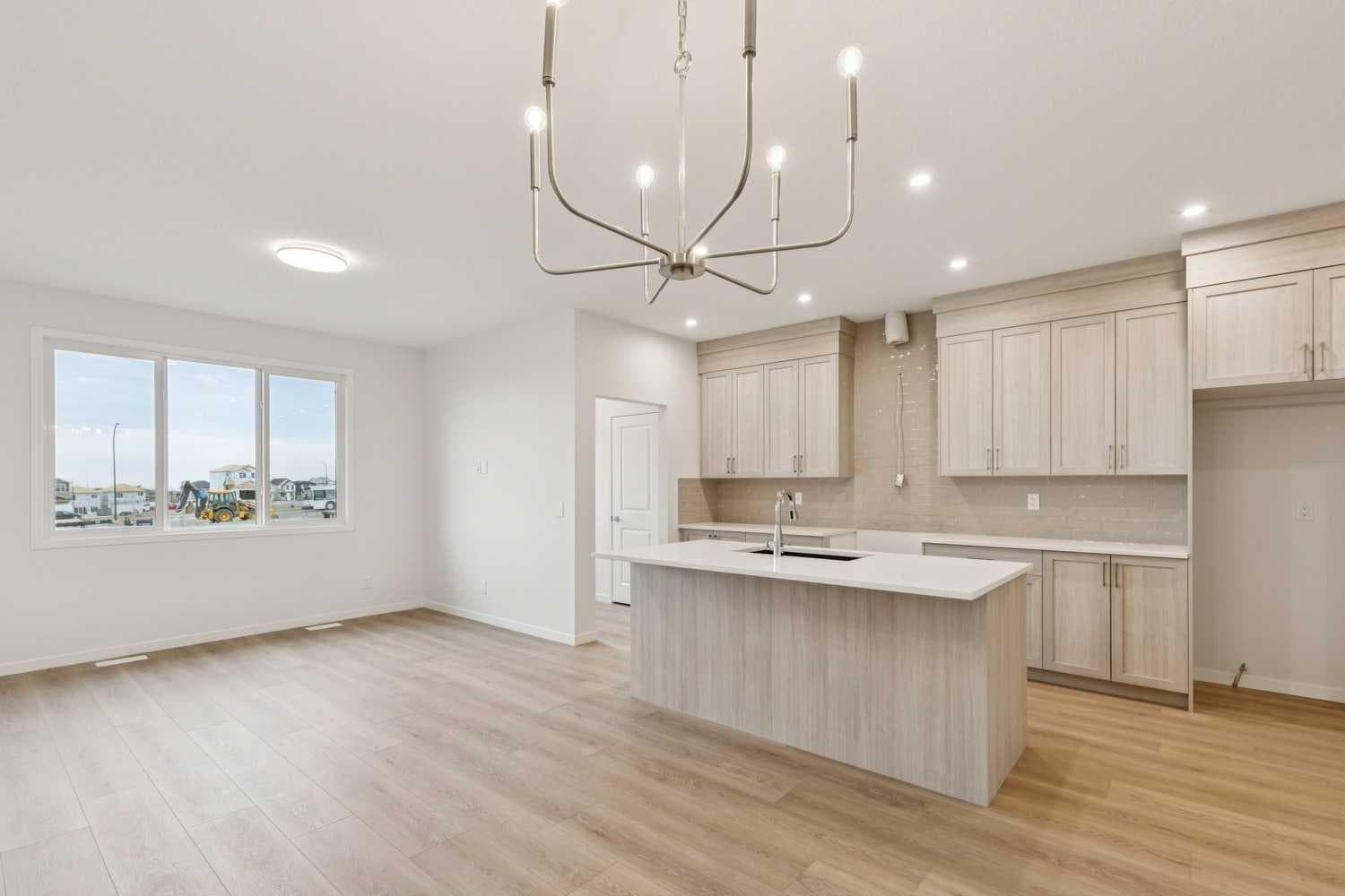 112 Lucas Green NW