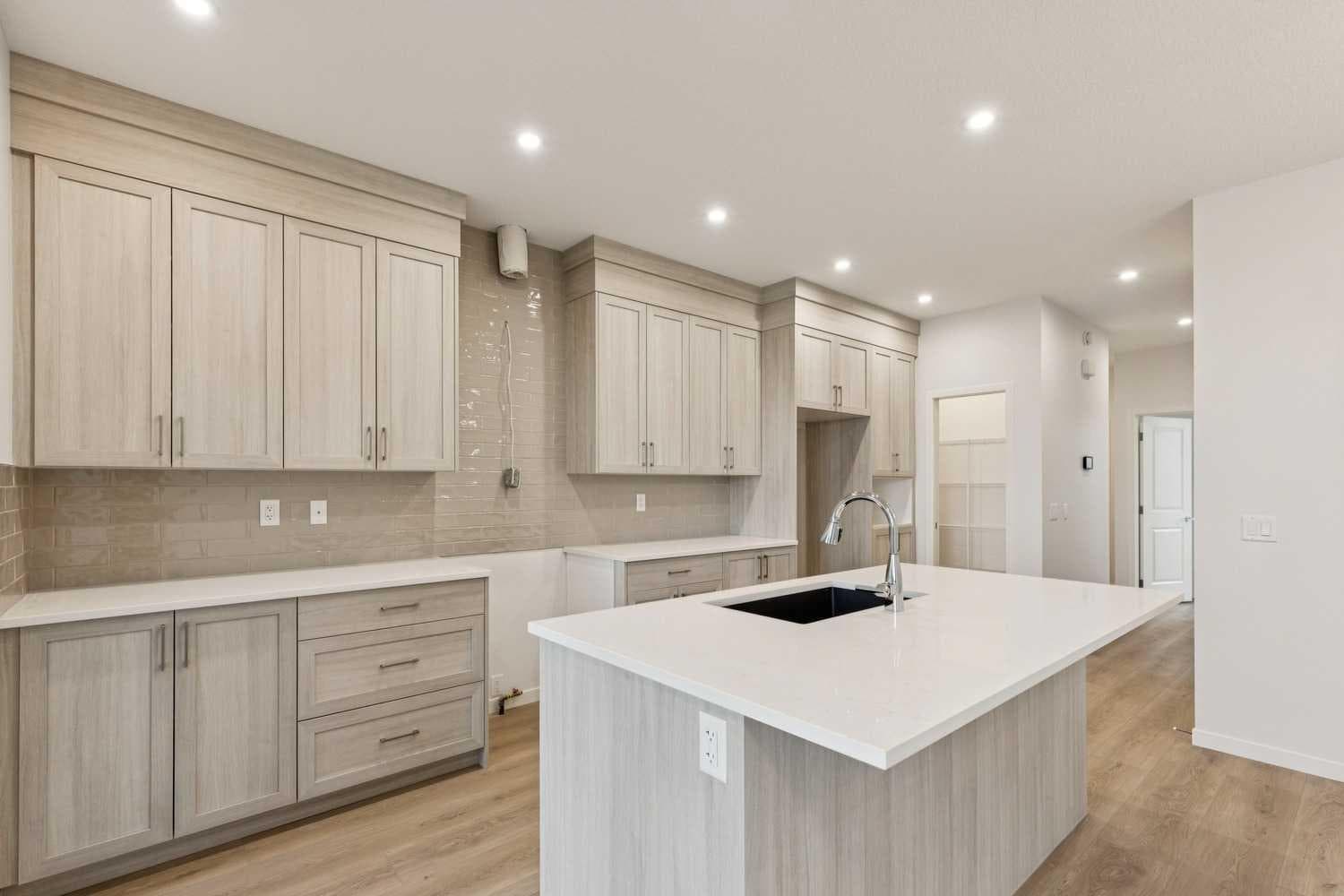 112 Lucas Green NW