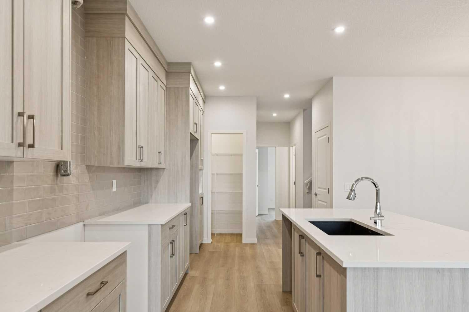112 Lucas Green NW