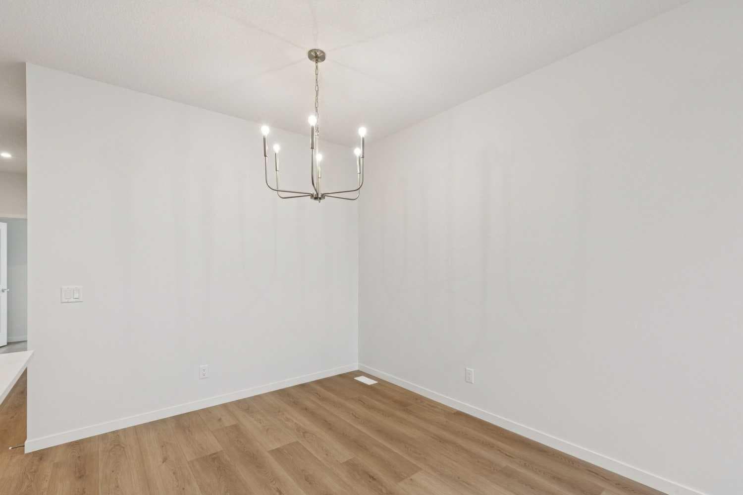 112 Lucas Green NW