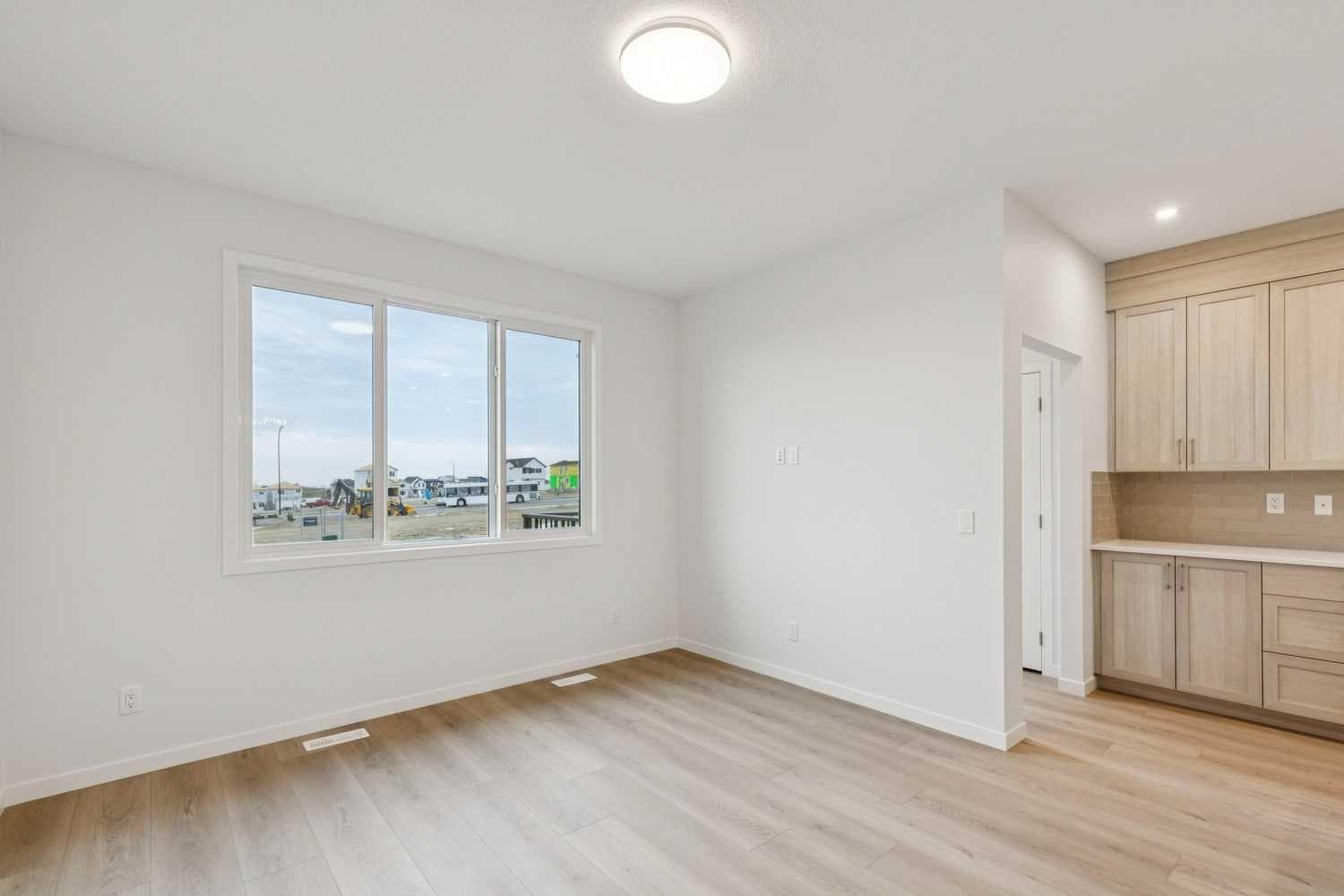 112 Lucas Green NW