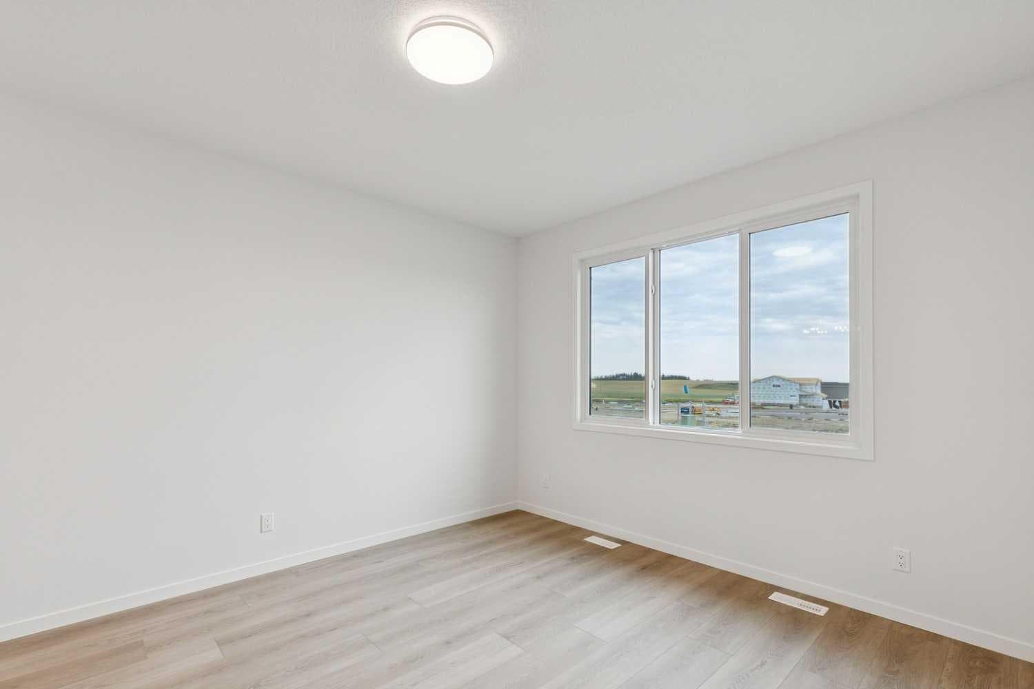 112 Lucas Green NW