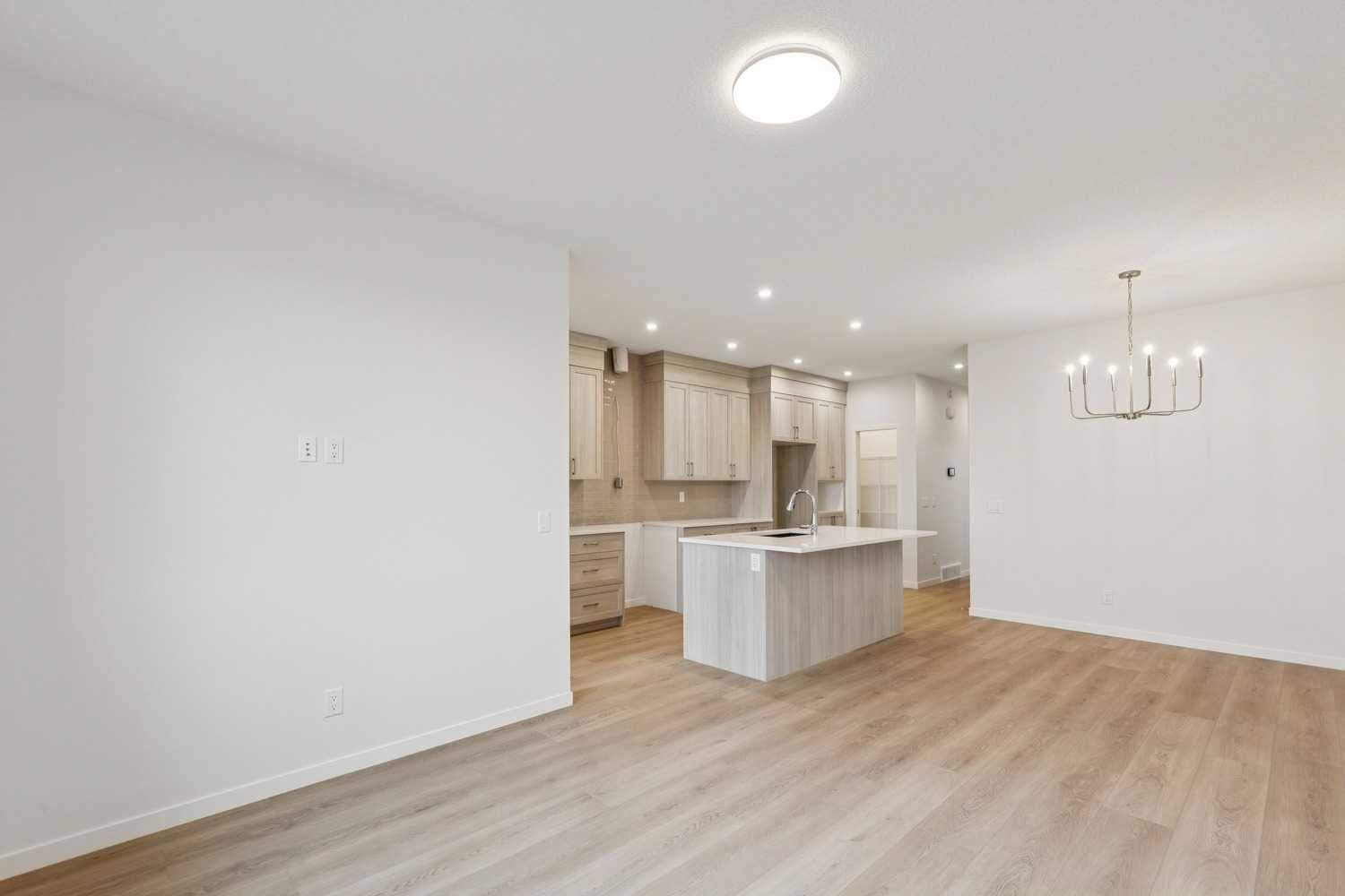 112 Lucas Green NW