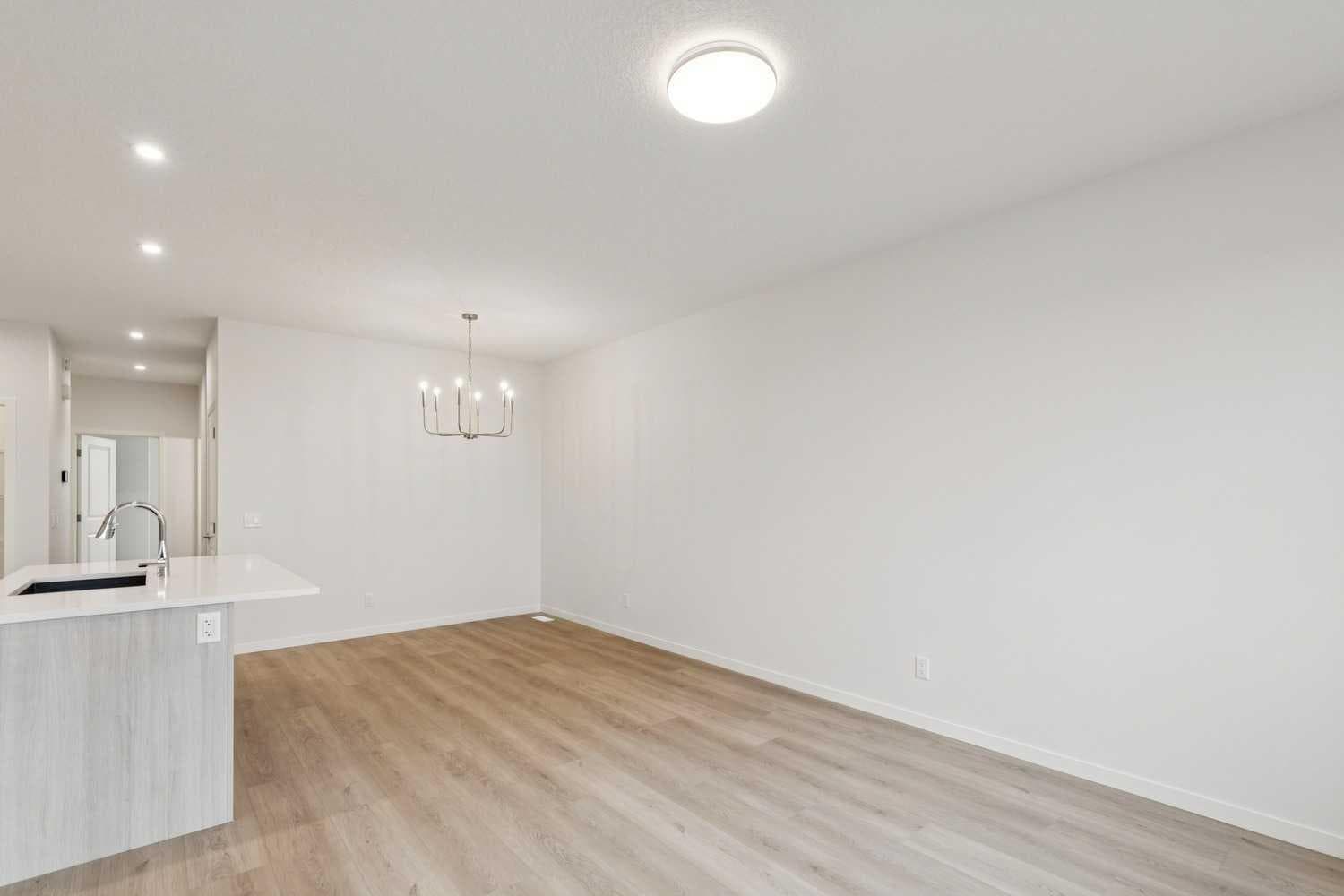 112 Lucas Green NW