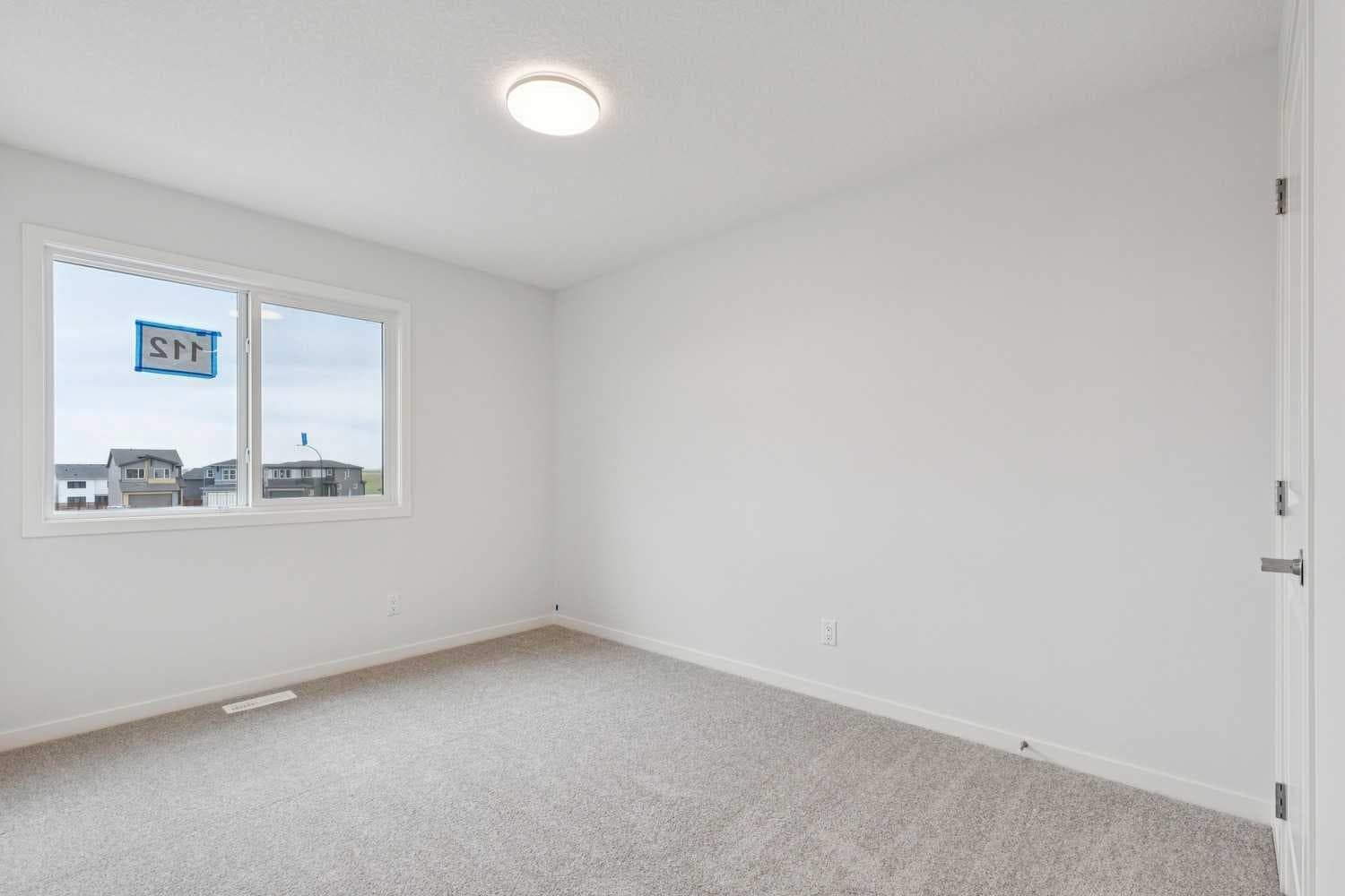 112 Lucas Green NW