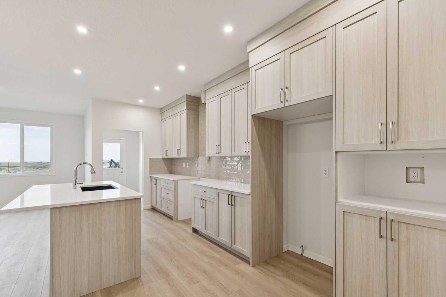 112 Lucas Green NW