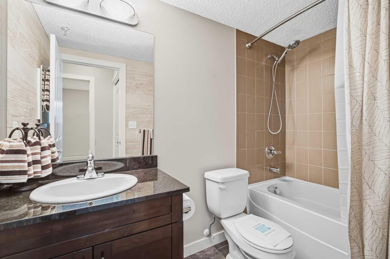 4101, 403 Mackenzie Way SW
