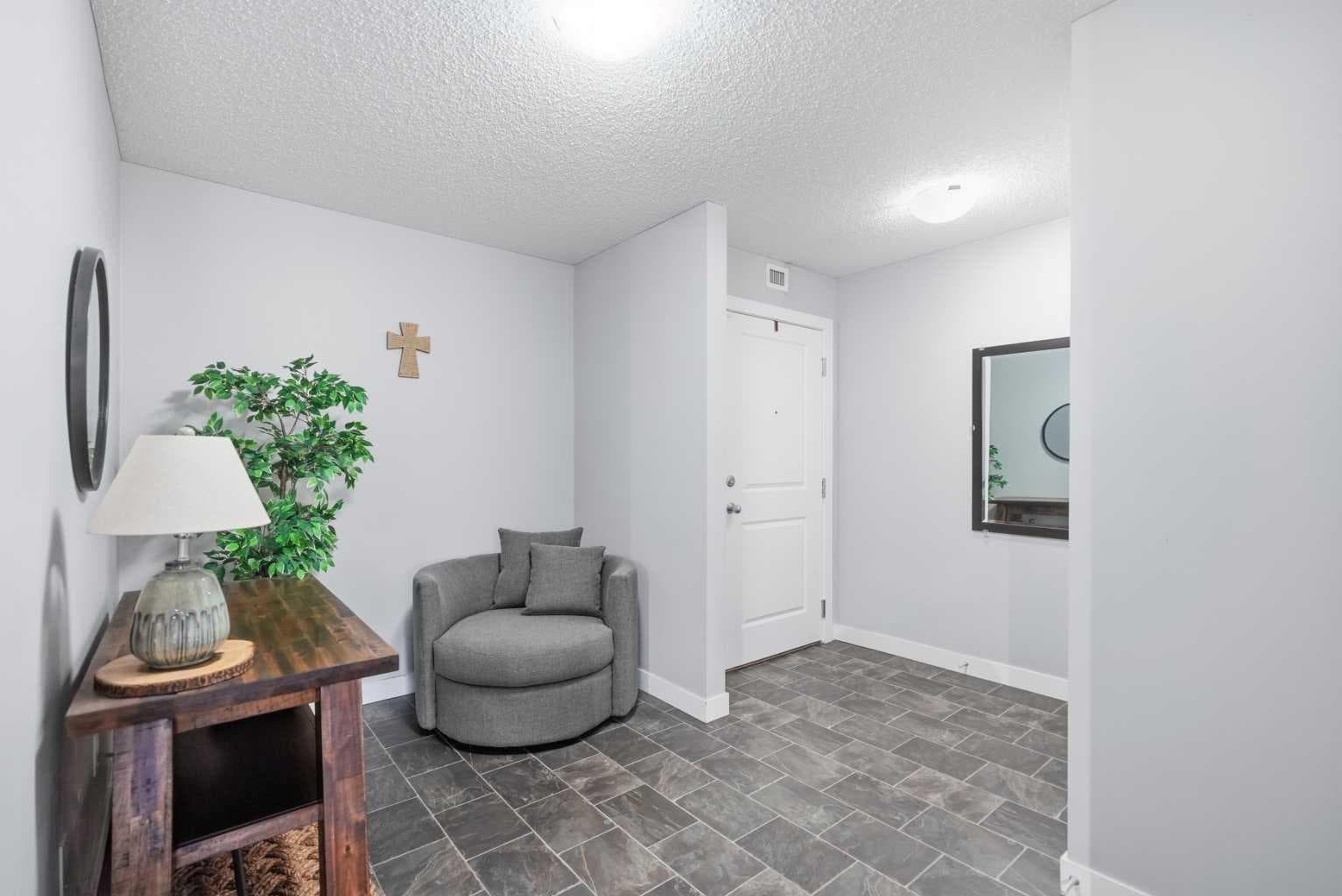 4101, 403 Mackenzie Way SW