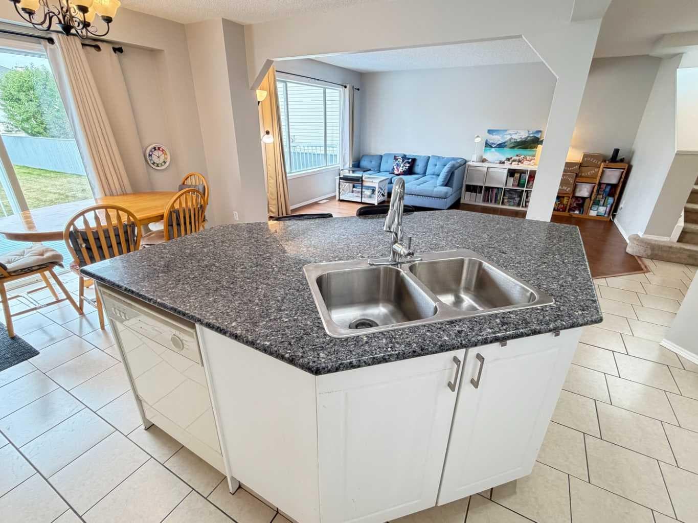 52 Citadel Meadow Court NW