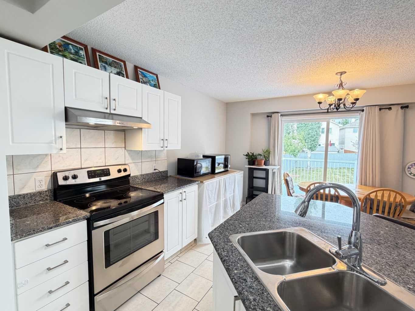 52 Citadel Meadow Court NW