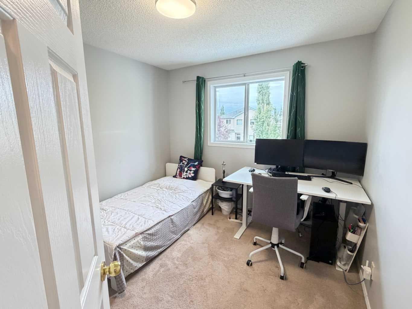 52 Citadel Meadow Court NW