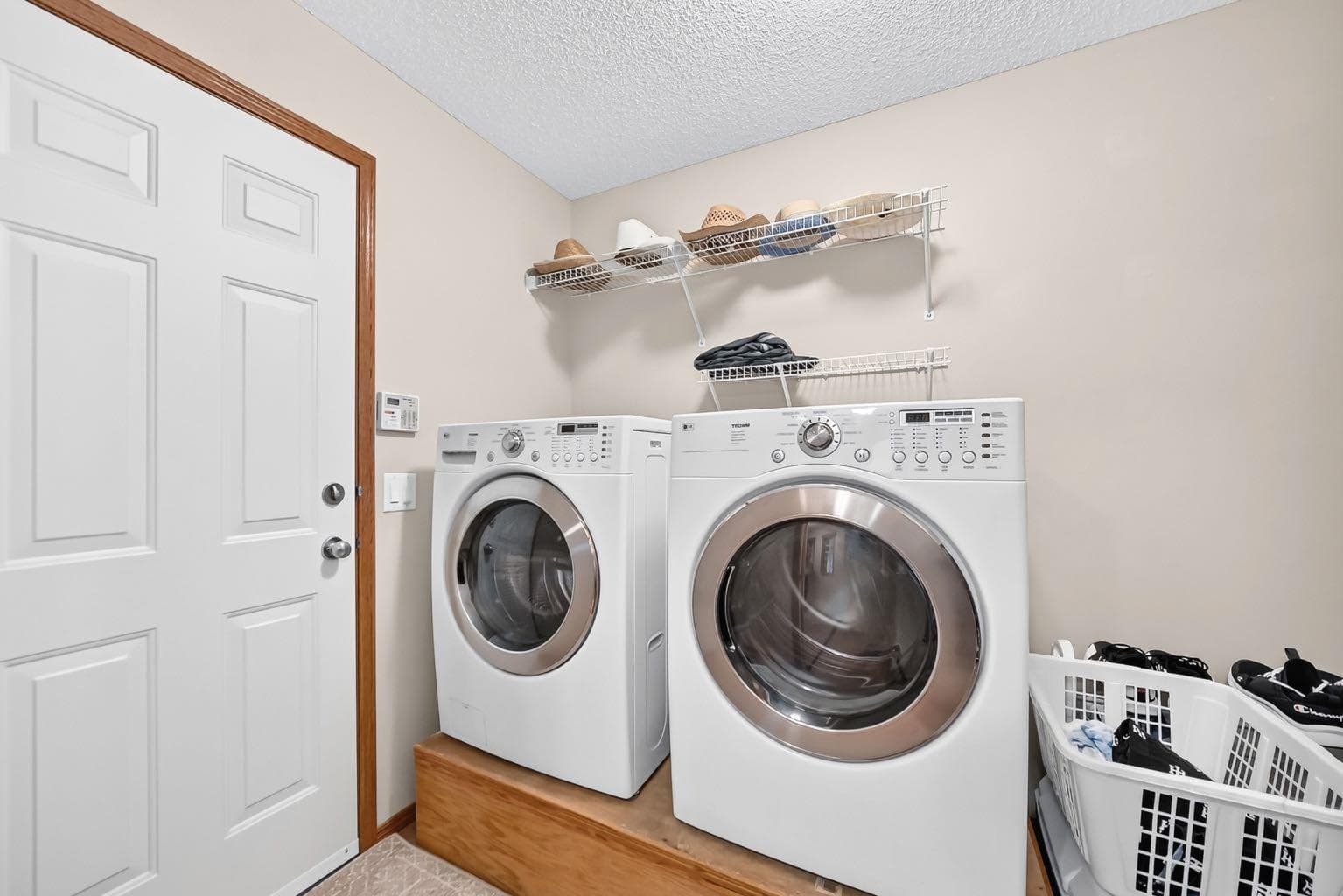 234 Somerglen Way SW