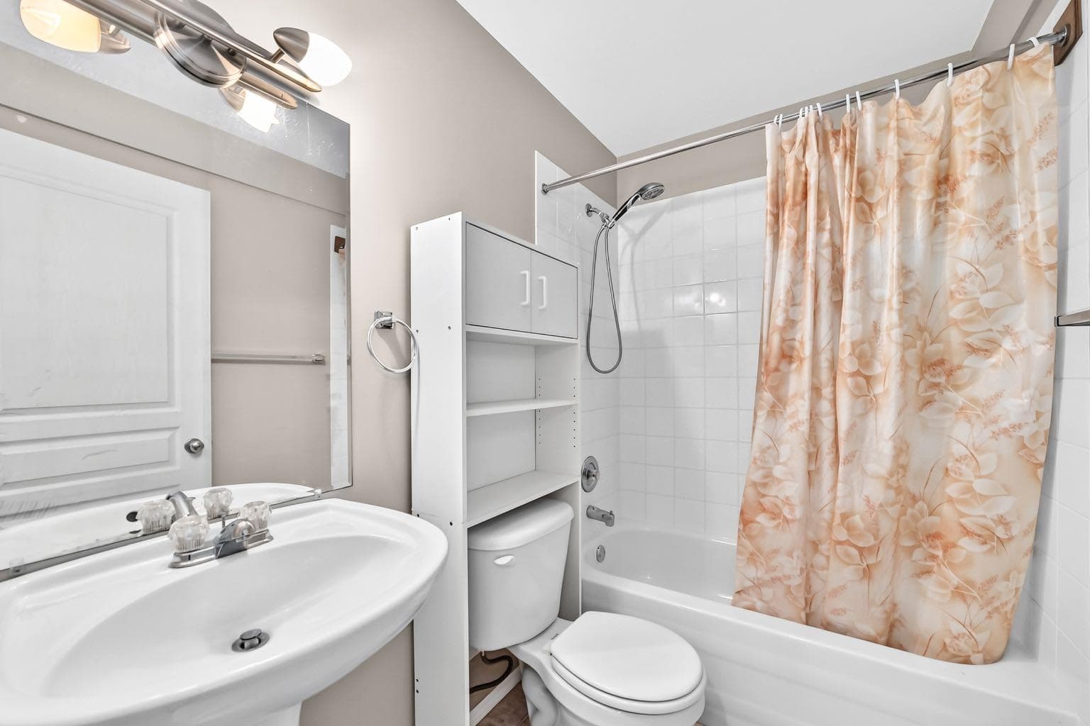234 Somerglen Way SW