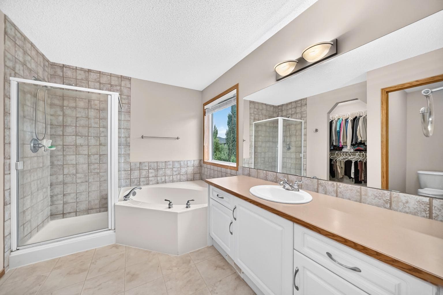 234 Somerglen Way SW
