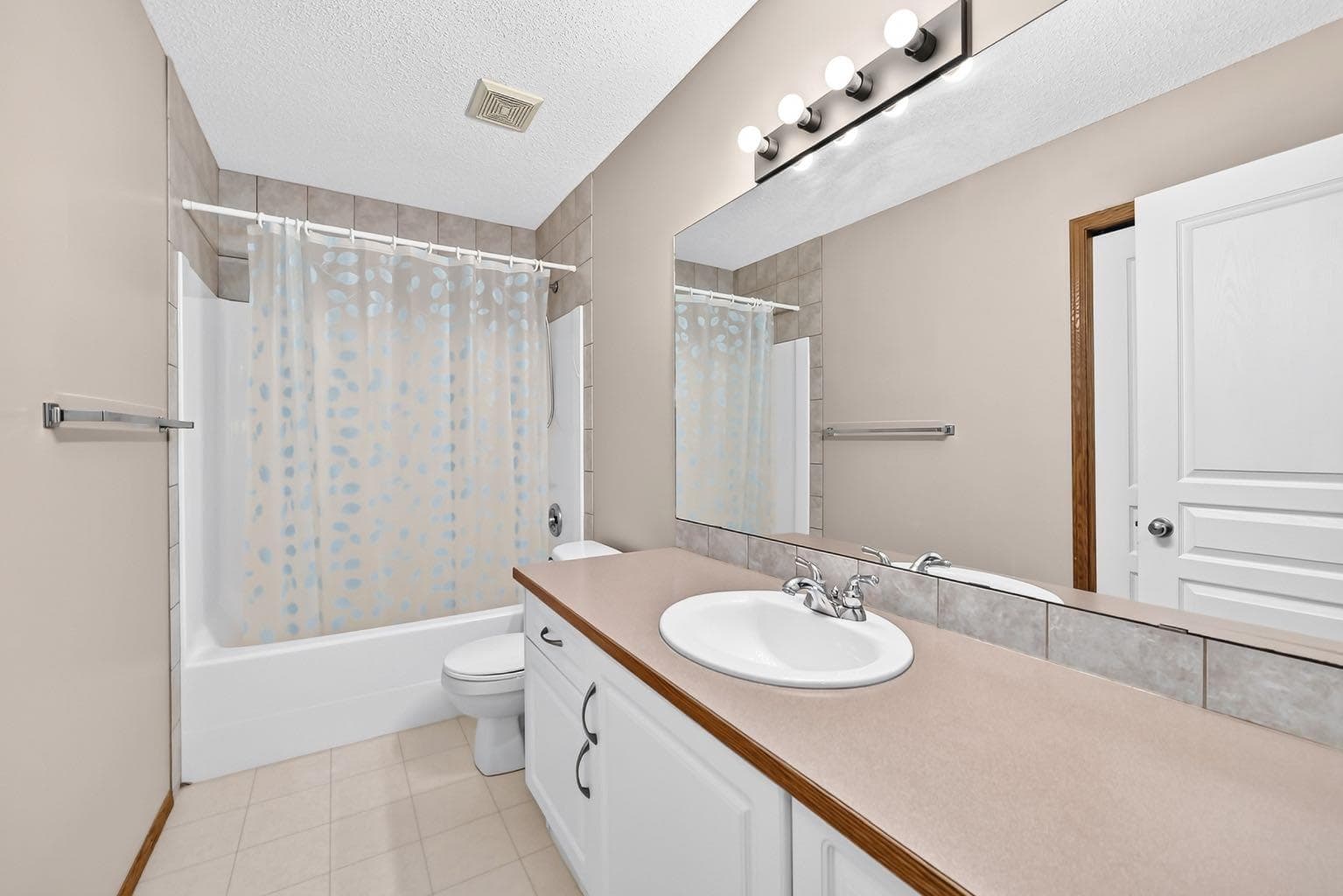 234 Somerglen Way SW