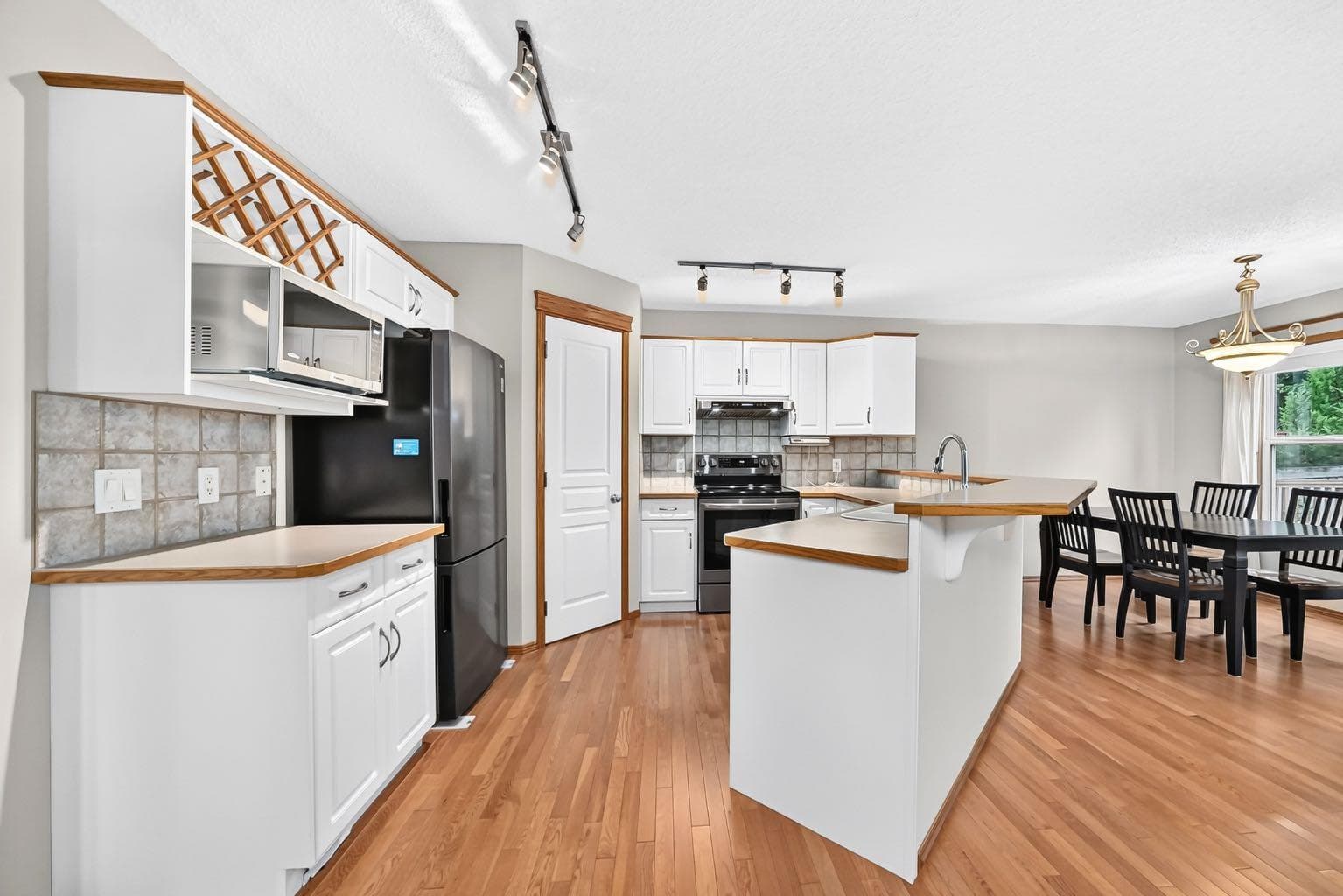 234 Somerglen Way SW