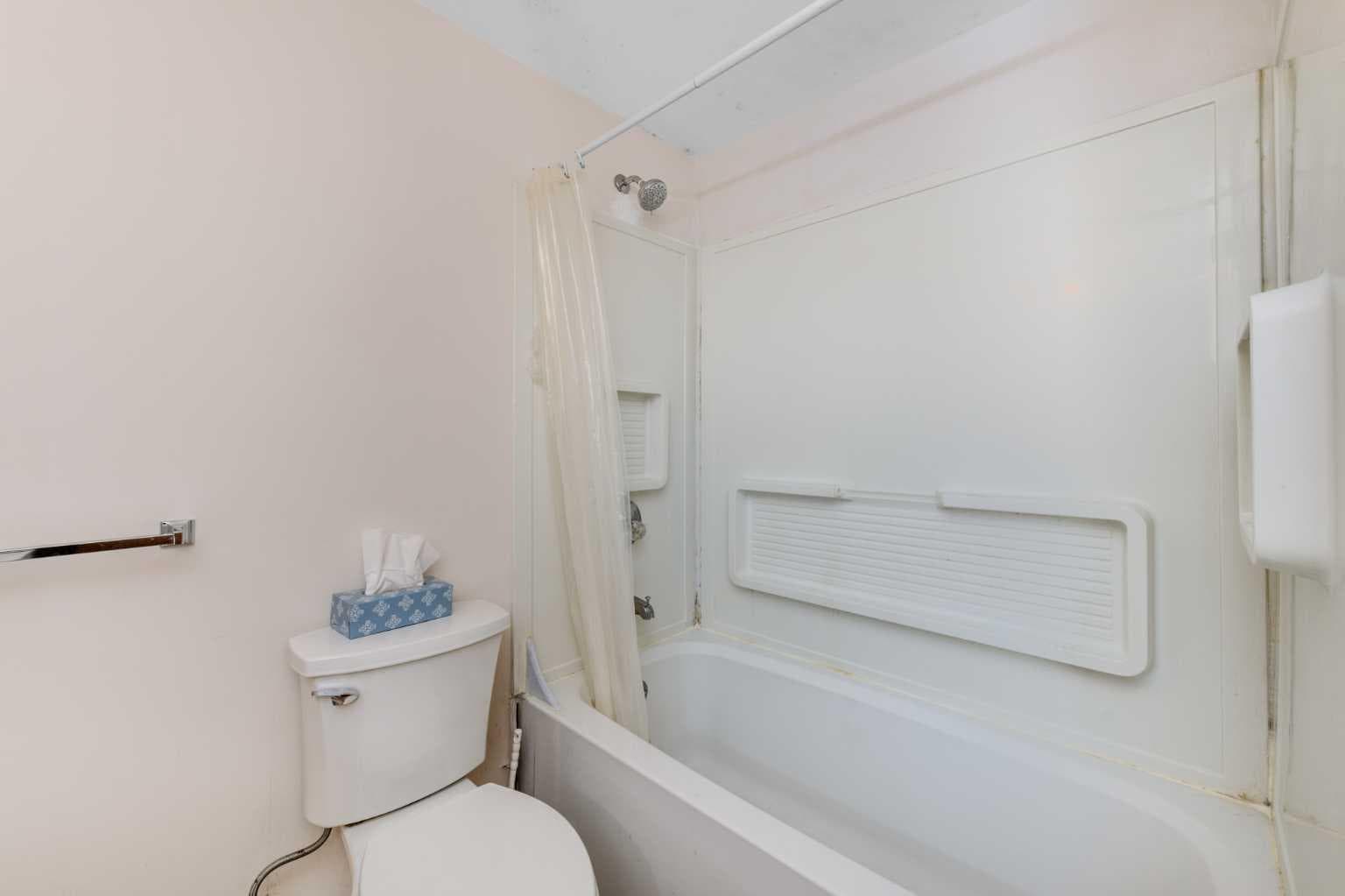 156 DEL RAY Road NE