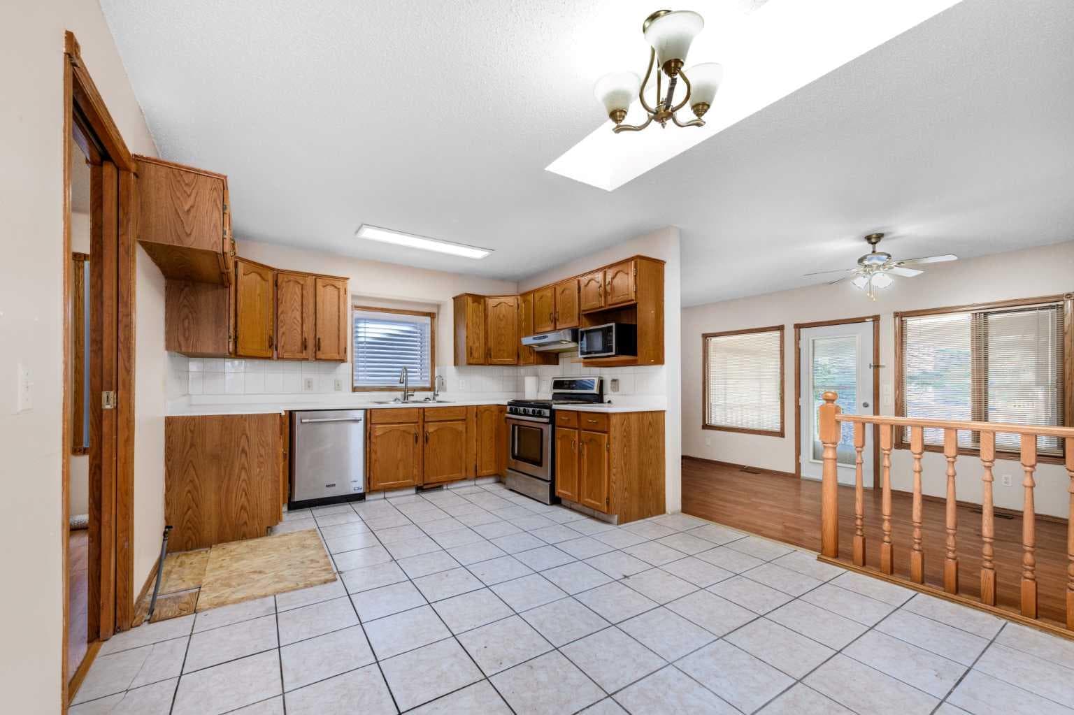 156 DEL RAY Road NE