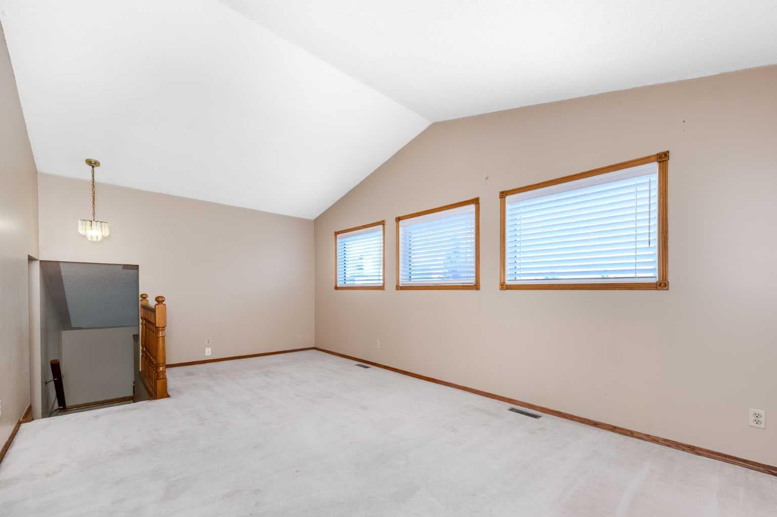 156 DEL RAY Road NE