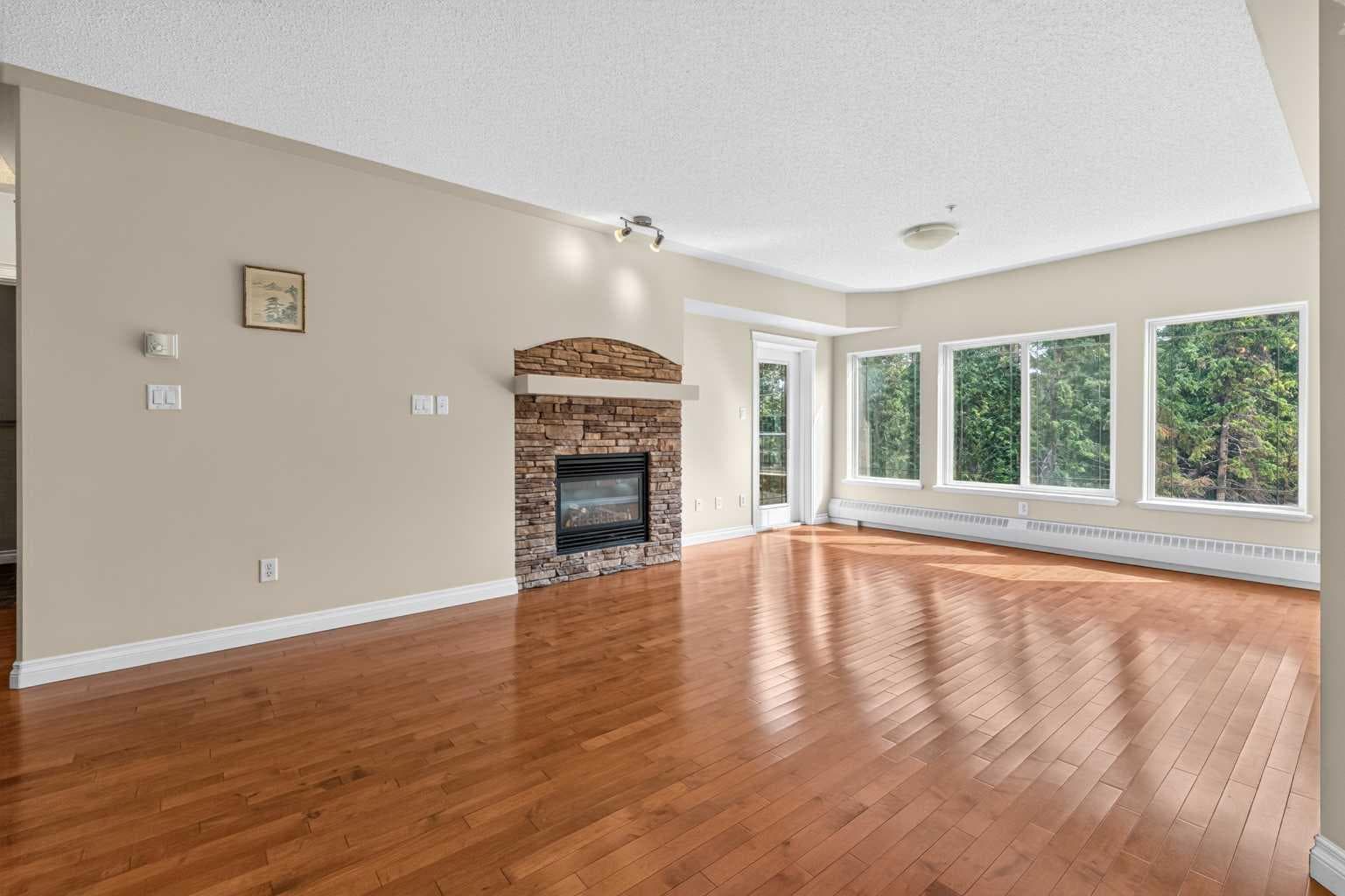 305, 30 Discovery Ridge Close SW