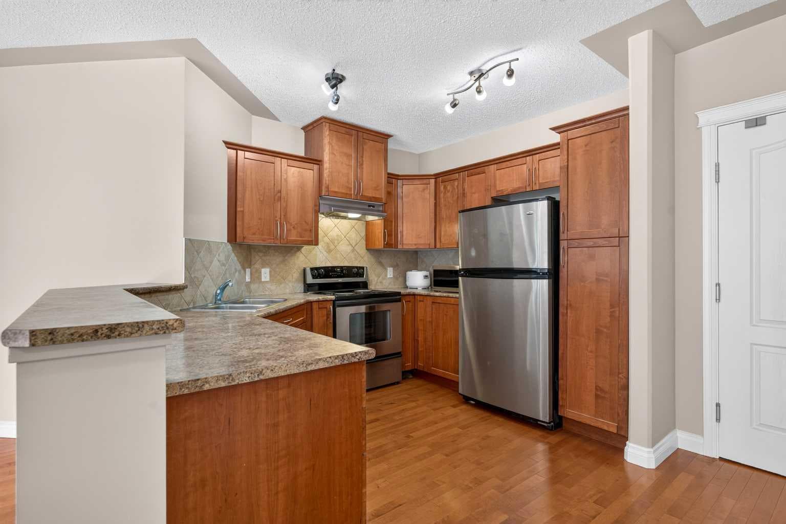 305, 30 Discovery Ridge Close SW